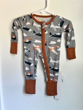 Snugglers Airplane Bamboo Convertible Zip Sleeper | Preemie | NWT